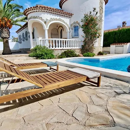 Meddays Sol Villa *